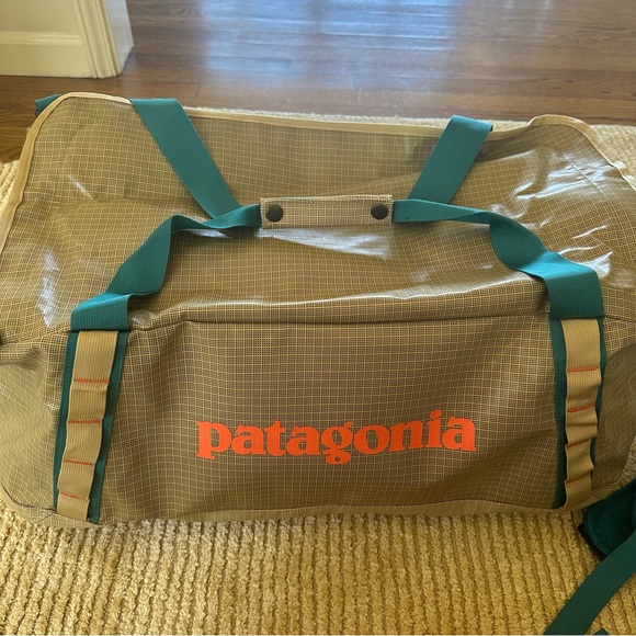 NWT Patagonia 55L Black Hole Duffel Tint Color Hard to find - Picture 4 of 9